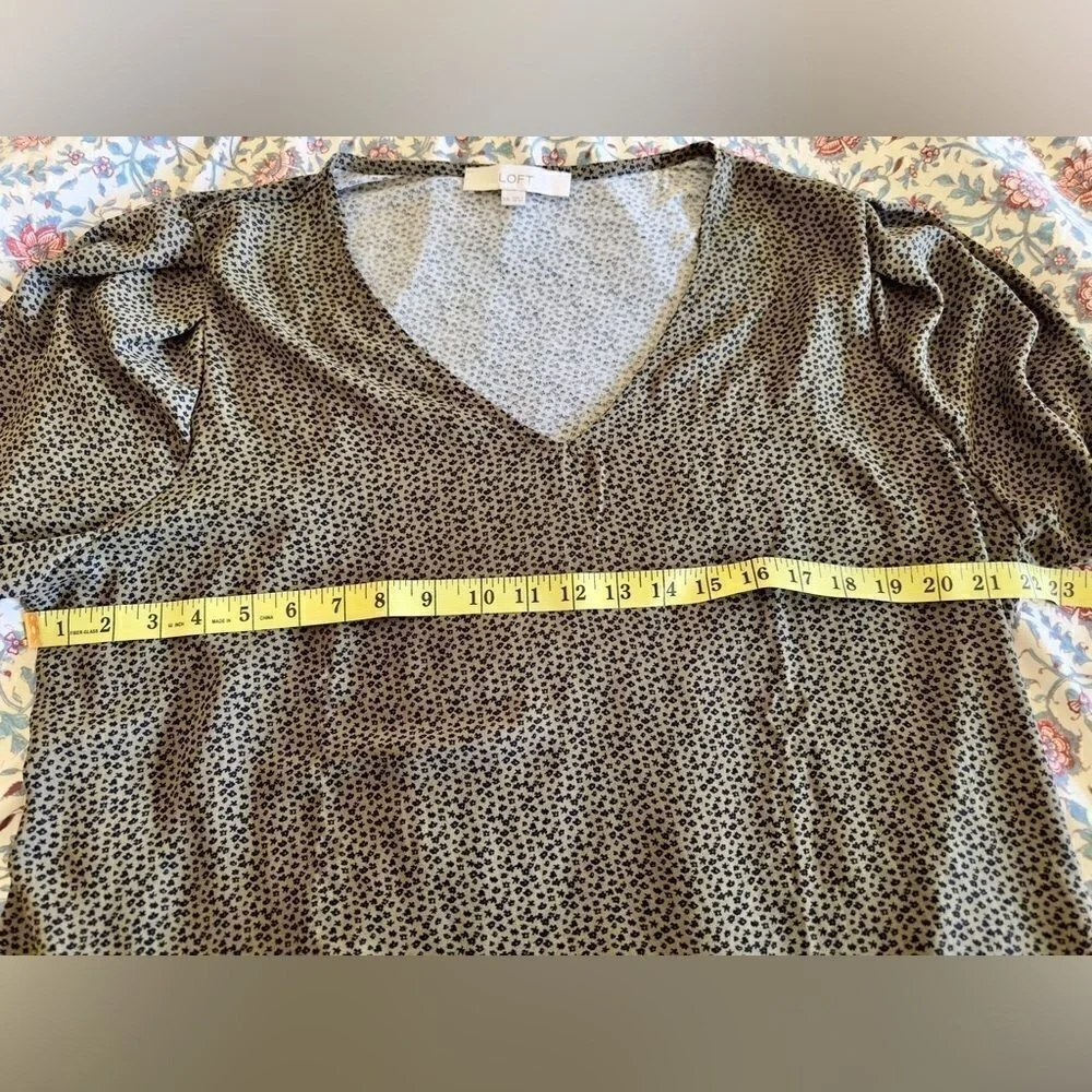 LOFT V Neck Mixed Media‎ Loose Fitting Green and Black Blouse Size XXL - Picture 4 of 6